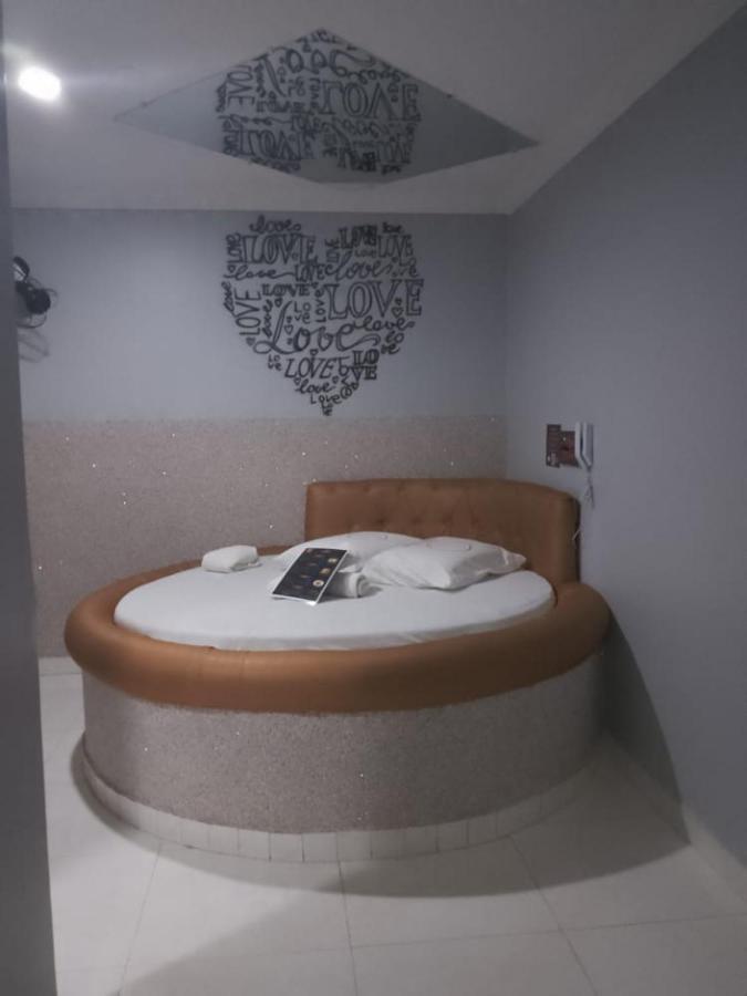 Hotel L Motel 1001 Noites - Setor O Brazíliaváros Kültér fotó